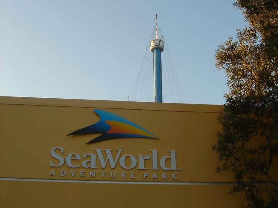 SeaWorld San Diego Sign with Seaworld Skytower