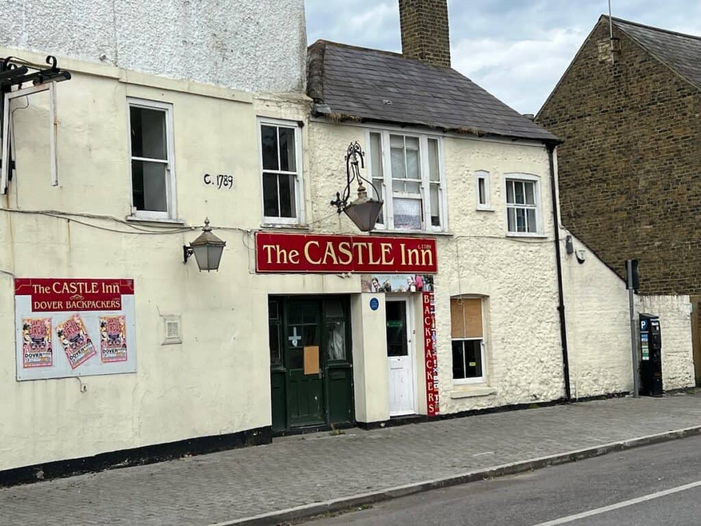 Castle Inn located in the town of Dover