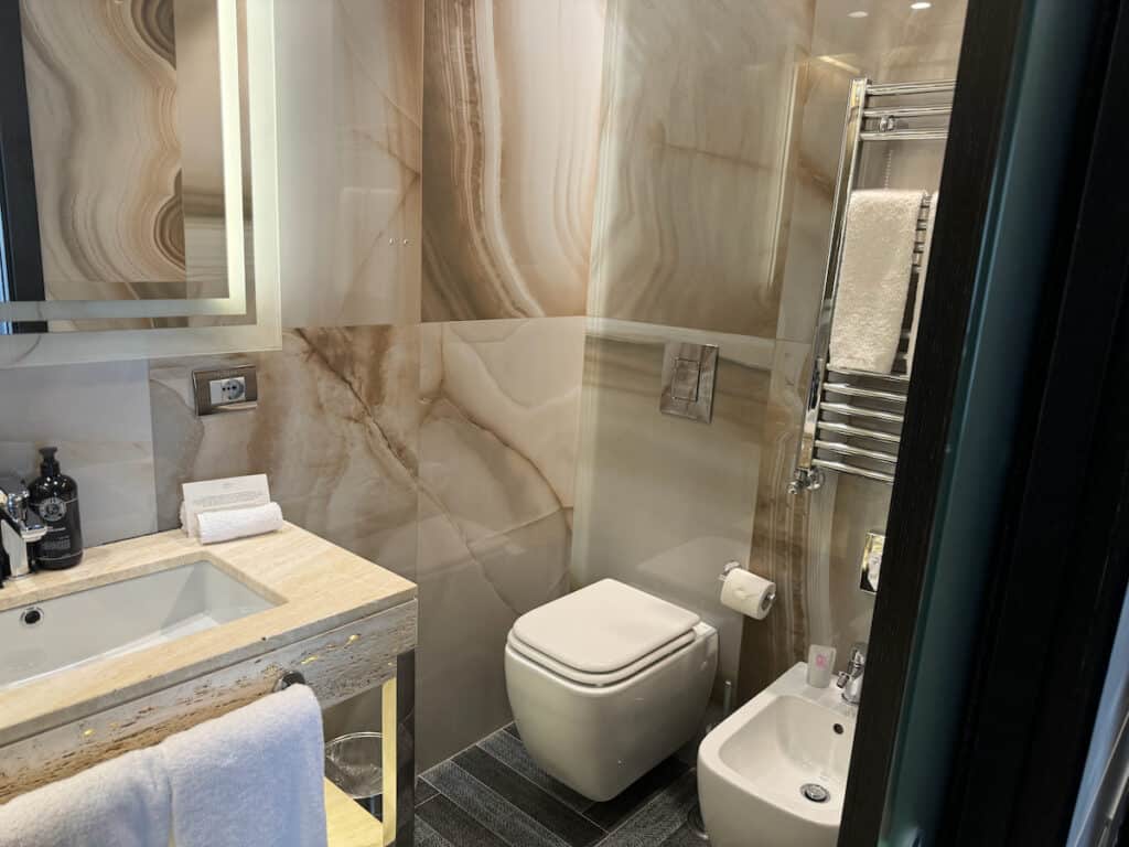 Bathroom at the Tribune in Rome