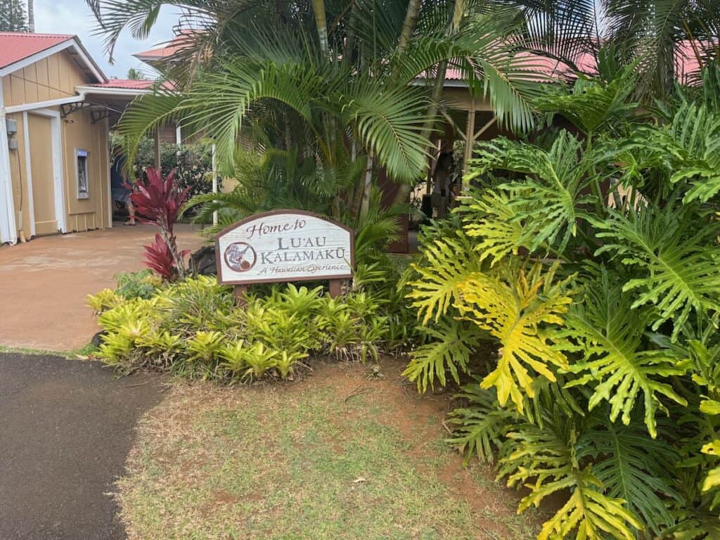 Entrance to Luau Kalamaku at the Plantation