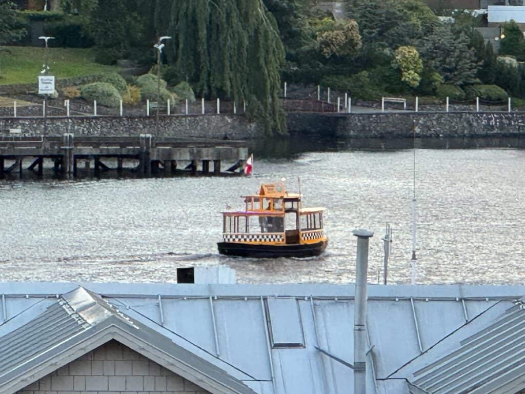 Water Taxi in the victoria harbor