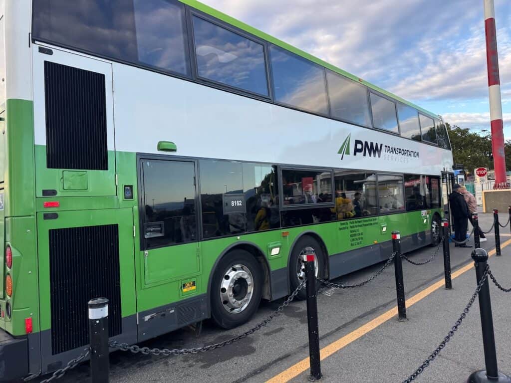 Double decker shuttles from the cruise port in victoria to downtown