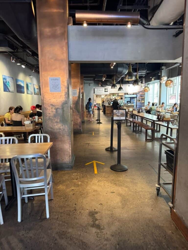 No line inside at the Paia Fish market on Oahu near Waikiki Beach